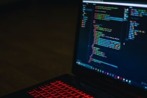 Giao diện phần mềm doanh nghiệp trên màn hình laptop